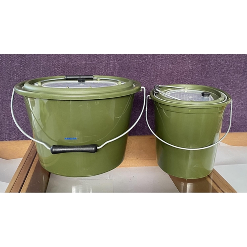 269 - x2 Outdoor Portable Fish Boxes Circulating Fishing Buckets (Unused)