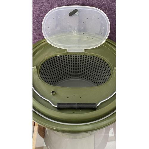 269 - x2 Outdoor Portable Fish Boxes Circulating Fishing Buckets (Unused)