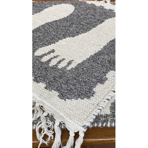 81 - x2 Small Cream and Grey Woven Rugs with Fringes (57 x 54cm and 124 x 58cm)