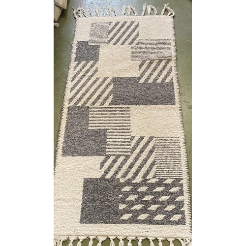 81 - x2 Small Cream and Grey Woven Rugs with Fringes (57 x 54cm and 124 x 58cm)