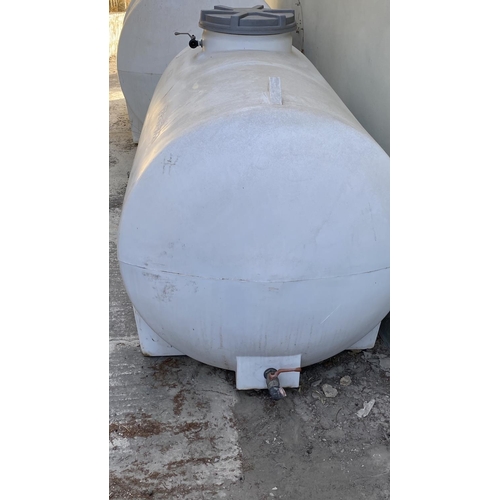 86 - Plastikon S4 1500L Horizontal Cylindrical Water Tank with Legs