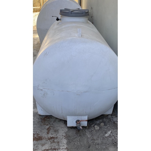 86 - Plastikon S4 1500L Horizontal Cylindrical Water Tank with Legs