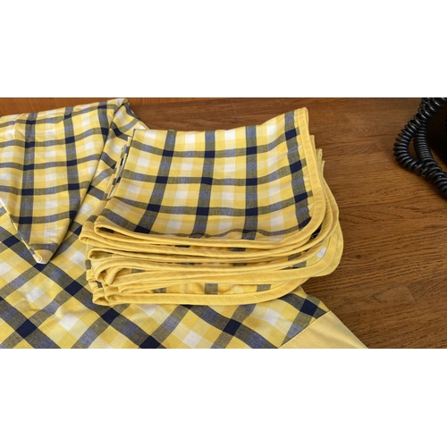 20 - Checkered Cotton Round (1.80) Double Sided Table Cloth and 8 Matching Placemats