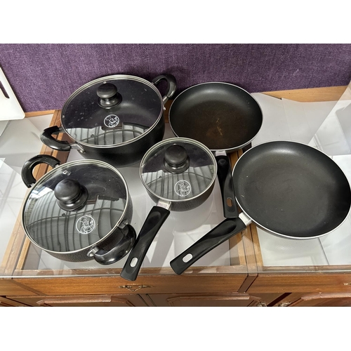 27 - 'Better Chef' Heavy Gauge Aluminium Non-Stick 5-Piece Cookware Set with Cool Handles - Code 'Welcome... 