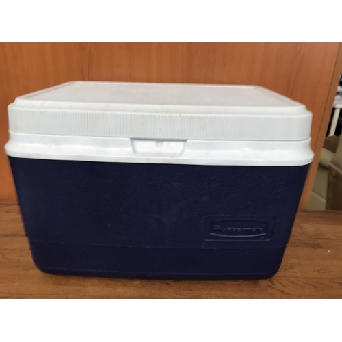 33 - 'Rubbermaid' 'Chilly Bin' Ice Cool Box for Picnic/Camping