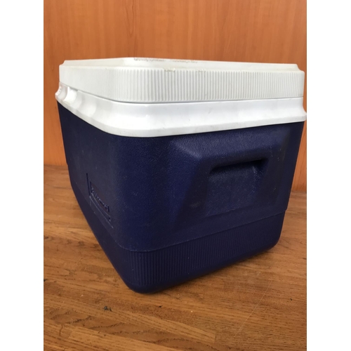 33 - 'Rubbermaid' 'Chilly Bin' Ice Cool Box for Picnic/Camping