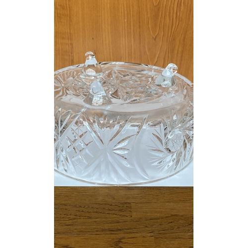 37 - Bohemian Lead Crystal Cut Glass 3-Foot Fruit Bowl Pin Wheel Design (21cm Diameter)