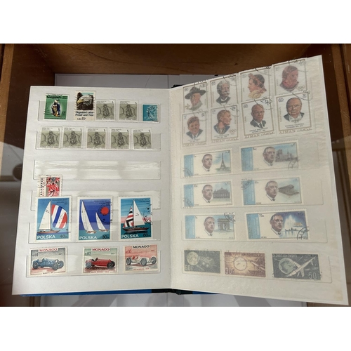 369 - Album of Worldwide Stamps