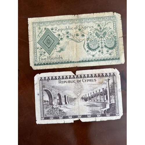 404 - x2 Cyprus 1961 Banknotes