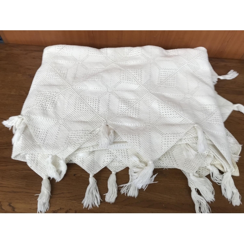 444 - Traditional Cypriot Hand Made Grand Mother's White Crochet Bed Cover (260 x 190cm)