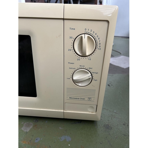 447 - Westpoint Microwave Oven