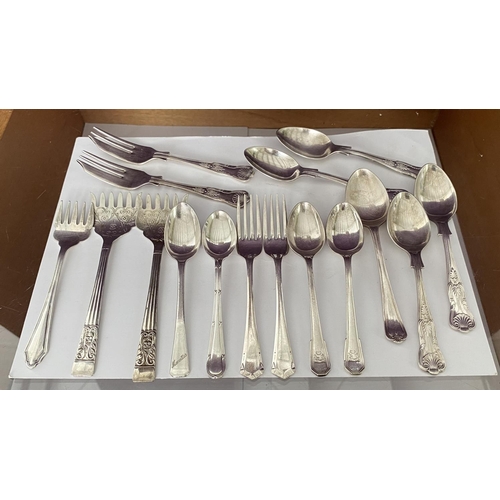 469 - Qty of Vintage EPNS/Silver Plated Dessert Cutlery (x16pcs)