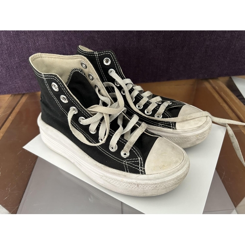 492 - Pair of Converse All Star Women's Sport Shoes Size 36