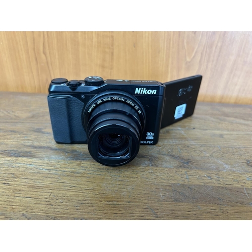 32 - Nikon Coolpix S9900 Black Color Digital Camera - Code AM6928J