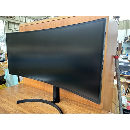 25 - LG 34BL85C-B Large (81cm W.) Concave Display Unit (Untested, No Power Adaptor) - Code DEA Ser. 20MXR... 