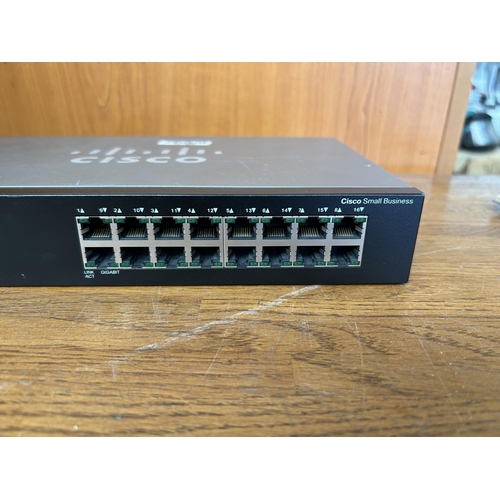 26 - Cisco SG 100-16 16-Port Gigabit Switch - Code AM6924B