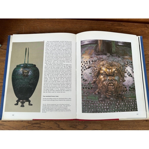 581 - Manolis Andronicou 'Vergina, The Royal Tombs' Book