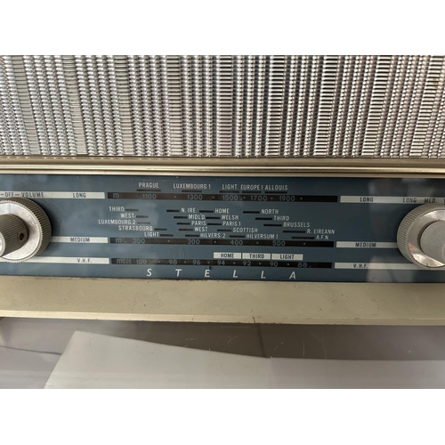 556 - Vintage Stella/Philips Radio