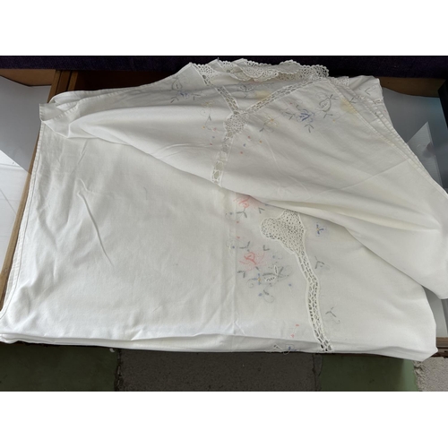 624 - Vintage Embroidered Handmade White Cotton Table Cloth (Needs Cleaning - 144 x 204cm)