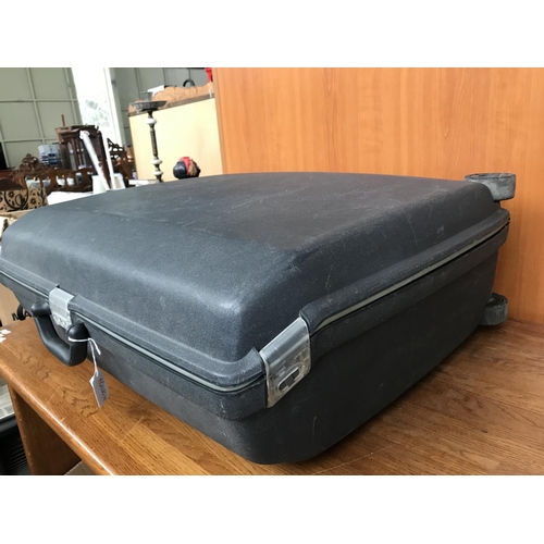 666 - Samsonite Hardshell Travel Luggage Suitcase