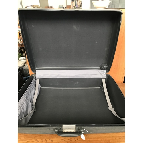 666 - Samsonite Hardshell Travel Luggage Suitcase