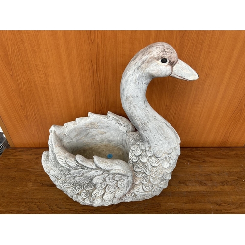 4 - Vintage Garden Decorative Ceramic Swan/Planter