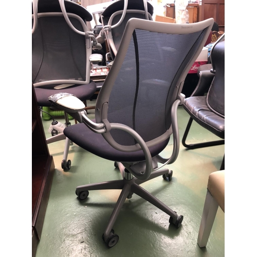 159 - American 'Humanscale' Ergonomic Swivel Office Chair (a/f) - Code N/A