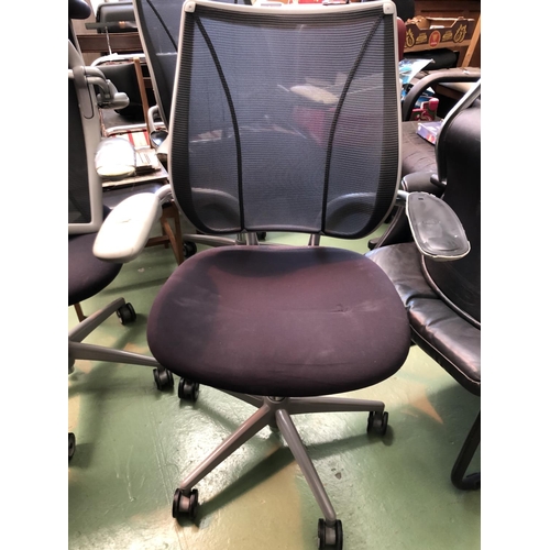 160 - American 'Humanscale' Ergonomic Swivel Office Chair (a/f) - Code N/A