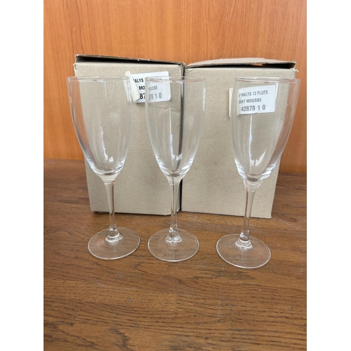 492 - x12 French Vap Malys Glass Flutes (x2 Boxes of 6/each - Unused))