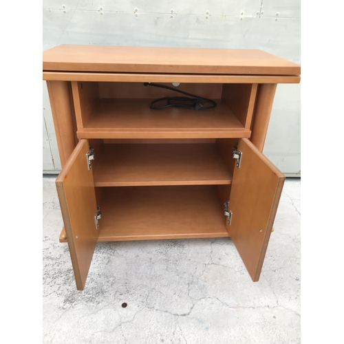 588 - Vintage 1970's TV Cabinet with Rotating Top on Castors (80 W. x 42 D. x 71cm H.)