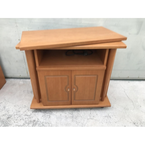 588 - Vintage 1970's TV Cabinet with Rotating Top on Castors (80 W. x 42 D. x 71cm H.)