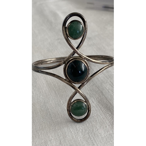 103 - Beautiful Malachite Trinity Cuff Bangle