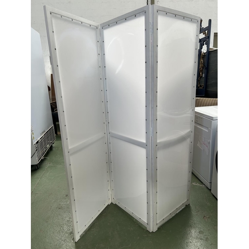 15 - Folding 3-Panel Home Screen Divider/Separator (Unused - 3x (53x174cm))