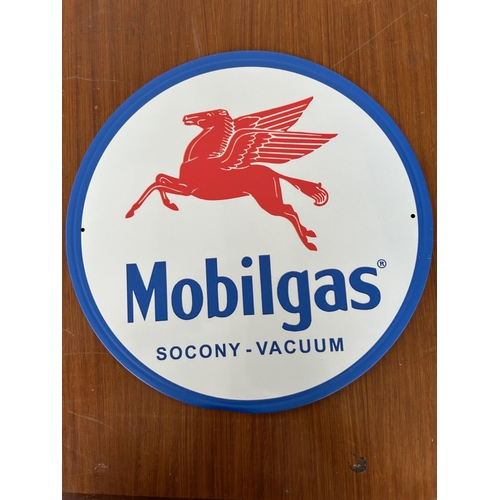 199 - Mobilgas Socony-Vacuum Round Tin Sign (30cm Diameter)