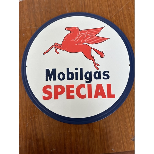 201 - Mobilgas Special Round Tin Sign (30cm Diameter)