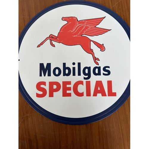 201 - Mobilgas Special Round Tin Sign (30cm Diameter)