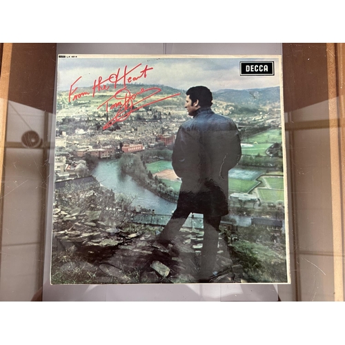 495 - Tom Jones Vintage Vinyl Record 33rpm Signed Autograph by Artist