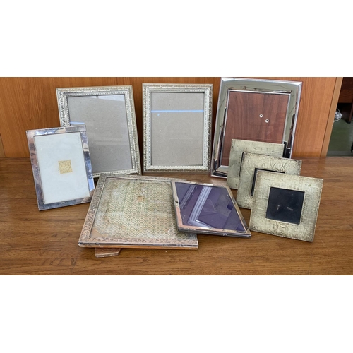 186 - Collection of Vintage Photo Frames