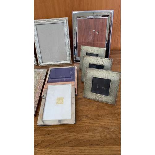 186 - Collection of Vintage Photo Frames