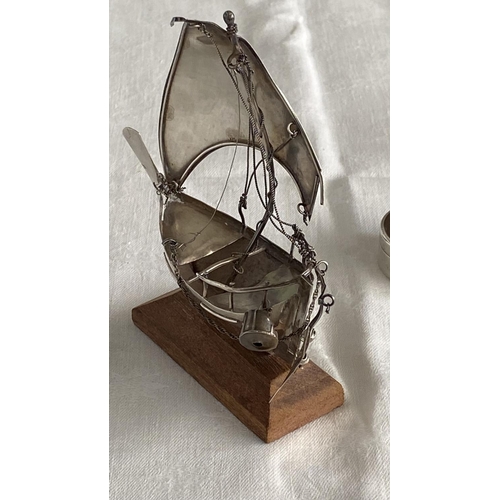 204 - Solid Silver Sail Boat and Silver Box with Natural Green Stone (Silver Weight 85gr)