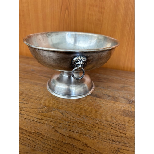 105 - Vintage Sheffield England Silver Plated Viner's Bowl with Lion's Head Handles