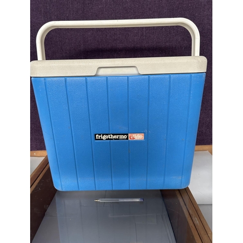 21 - Frigothermo Polar Blue Camping Cool Box