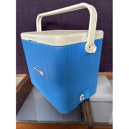 21 - Frigothermo Polar Blue Camping Cool Box