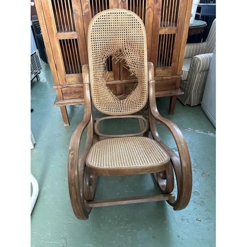 43 - Vintage 1970's Thonet Style Rocking Chair (A/F - Project Piece)