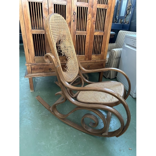 43 - Vintage 1970's Thonet Style Rocking Chair (A/F - Project Piece)