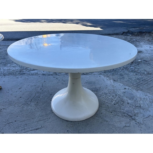 605 - White Circular Garden Table