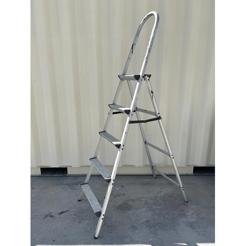 265 - Five-Step Aluminium Ladder