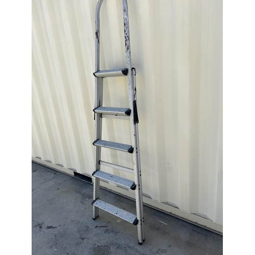 265 - Five-Step Aluminium Ladder