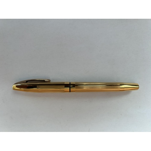 40 - Sheaffer Collectable Fountain Pen with 14k Gold Nib