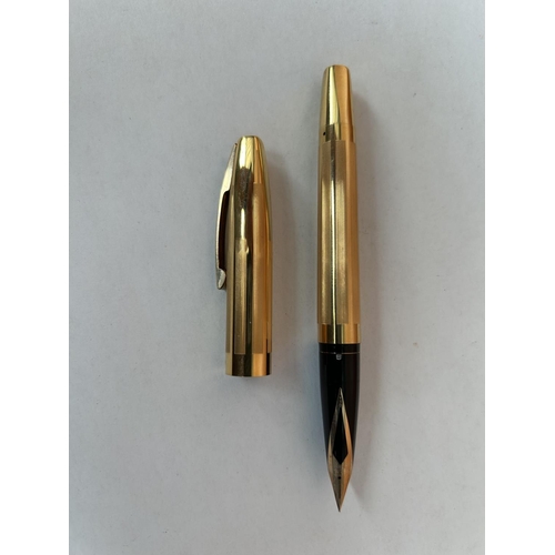 40 - Sheaffer Collectable Fountain Pen with 14k Gold Nib